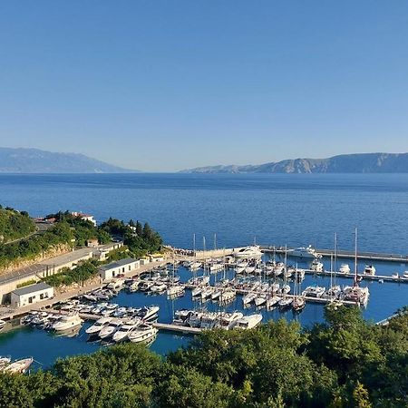 Apartmani Mare Нови-Винодолски Экстерьер фото