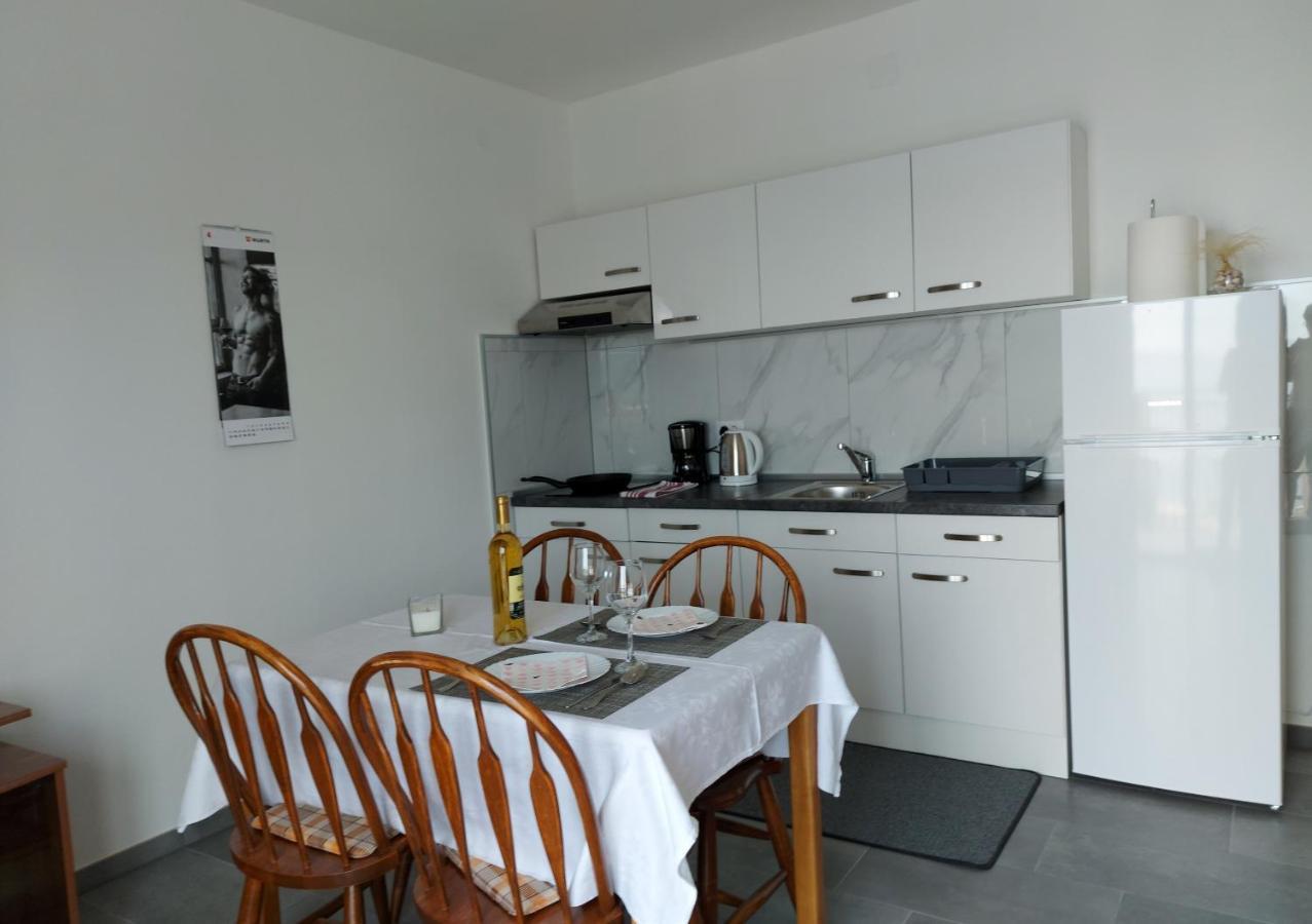 Apartmani Mare Нови-Винодолски Экстерьер фото