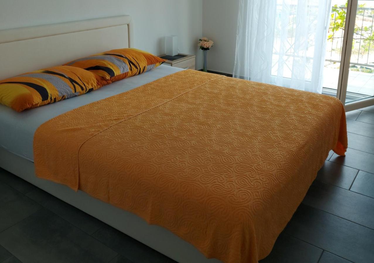 Apartmani Mare Нови-Винодолски Экстерьер фото