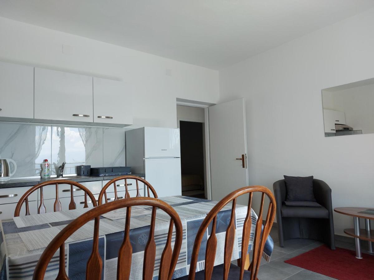 Apartmani Mare Нови-Винодолски Экстерьер фото